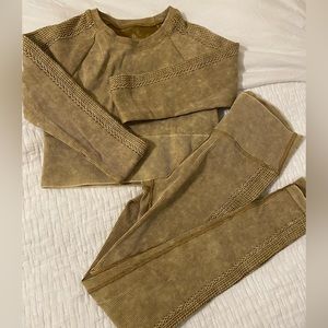 Aerie OFFLINE Seamless Cable Long Sleeve Cropped Set